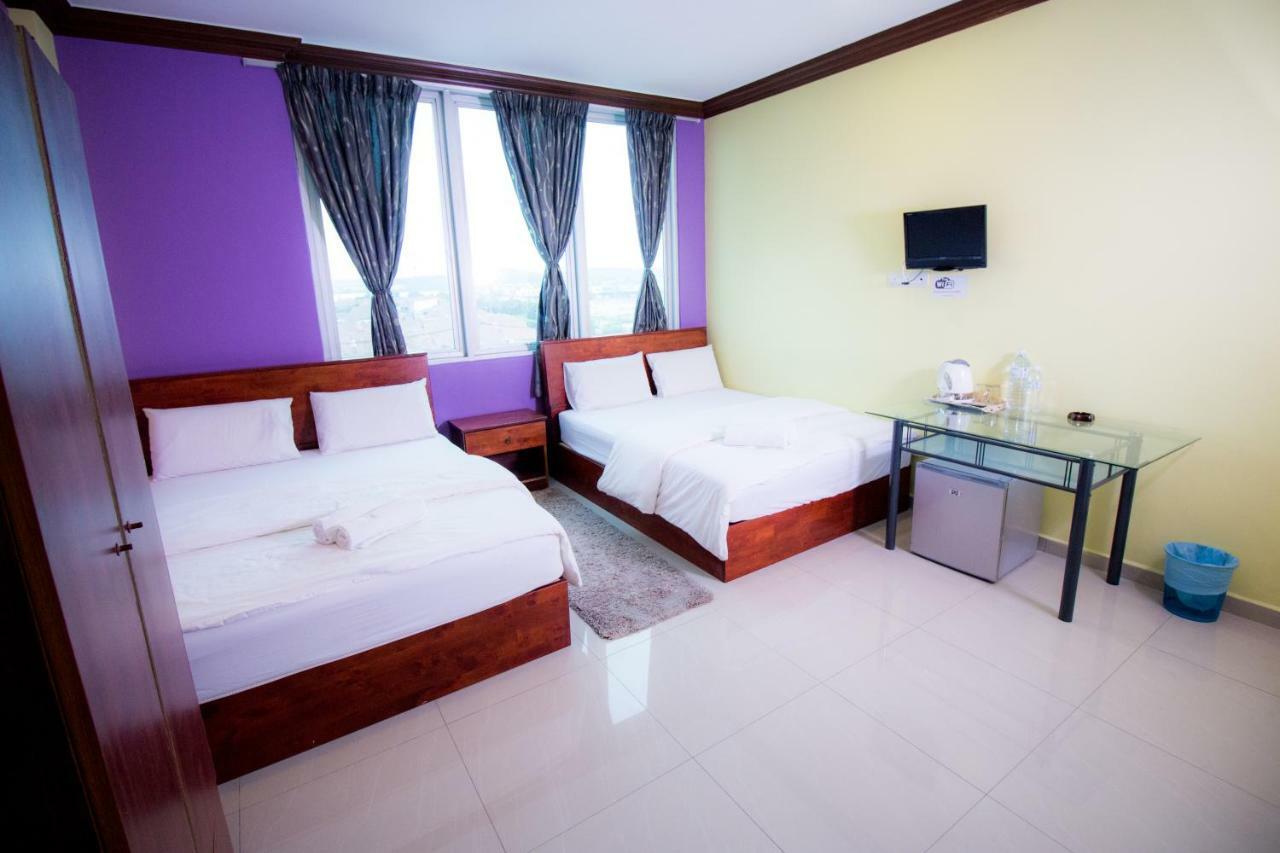 ซาวจานา ซิตี้ โฮเทล Hotel Bandar Saujana Putra ภายนอก รูปภาพ