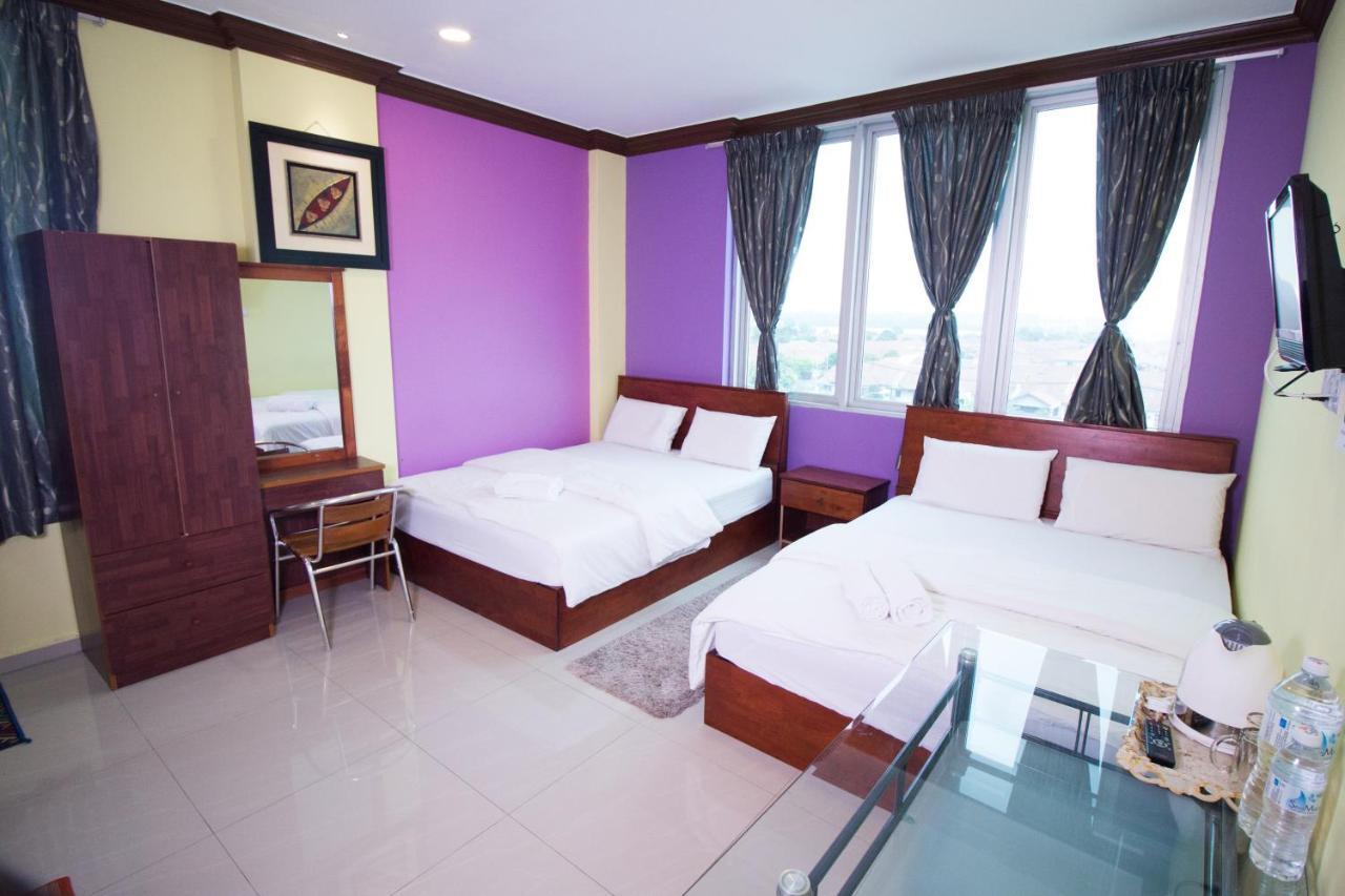 ซาวจานา ซิตี้ โฮเทล Hotel Bandar Saujana Putra ภายนอก รูปภาพ